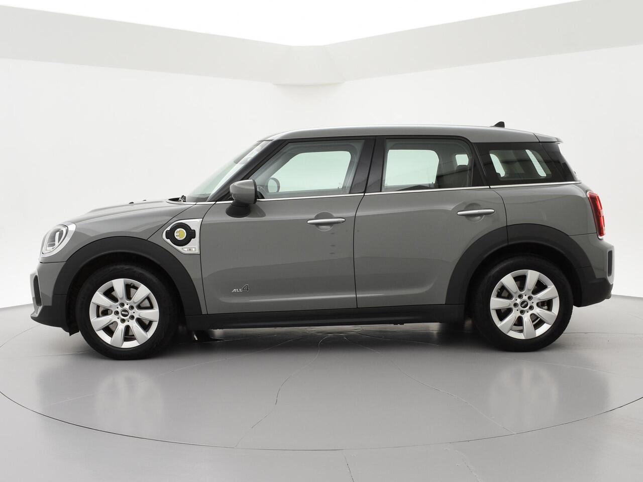 Mini COUNTRYMAN Mini 2.0 COOPER S E ALL4 PLUG-IN HYBRID 220 PK MOONWALK GREY + UNION JACK ACHTERLICHTEN | LED