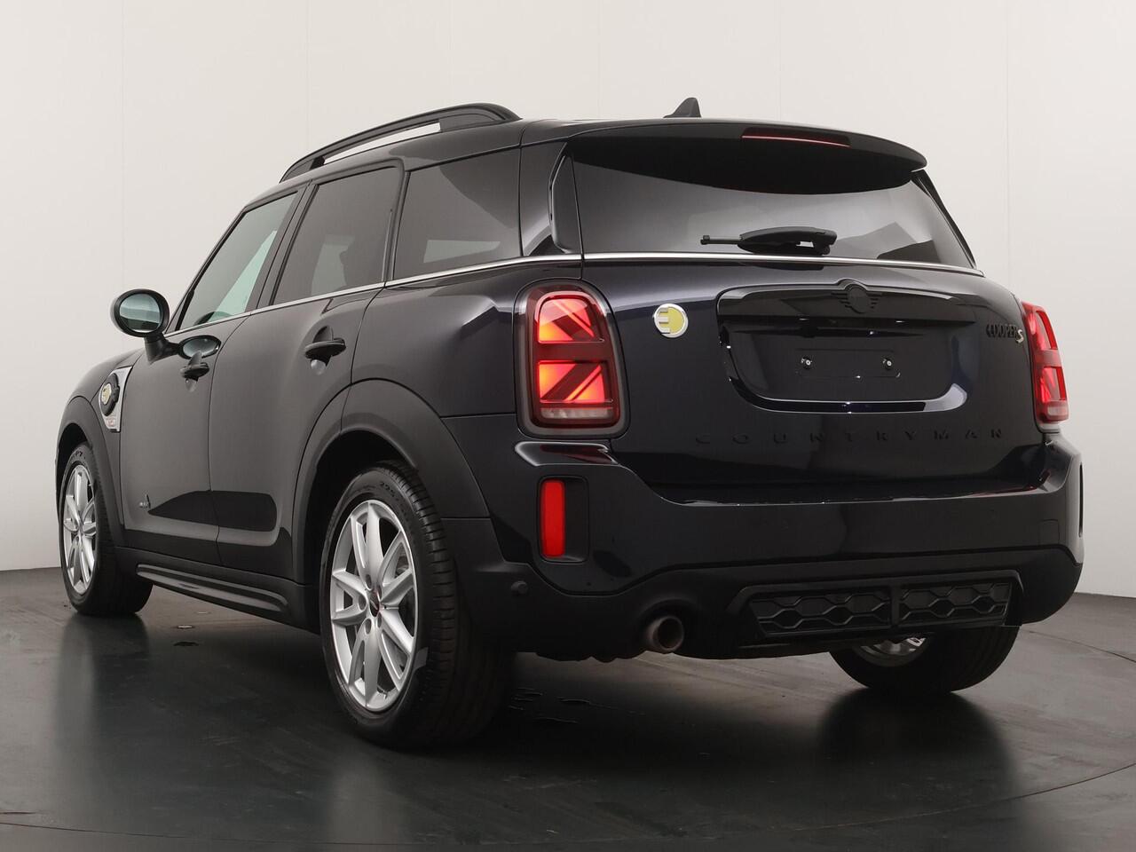 Mini COUNTRYMAN Cooper SE ALL4 John Cooper Works | Achteruitrijcamera | Panoramadak | Stuurwielverwarming | Head-Up Display | John Cooper Works uitvoering |