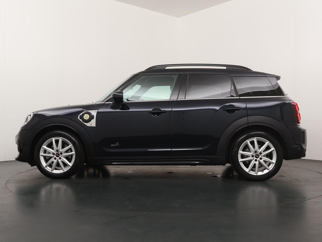 Mini COUNTRYMAN Cooper SE ALL4 John Cooper Works | Achteruitrijcamera | Panoramadak | Stuurwielverwarming | Head-Up Display | John Cooper Works uitvoering |