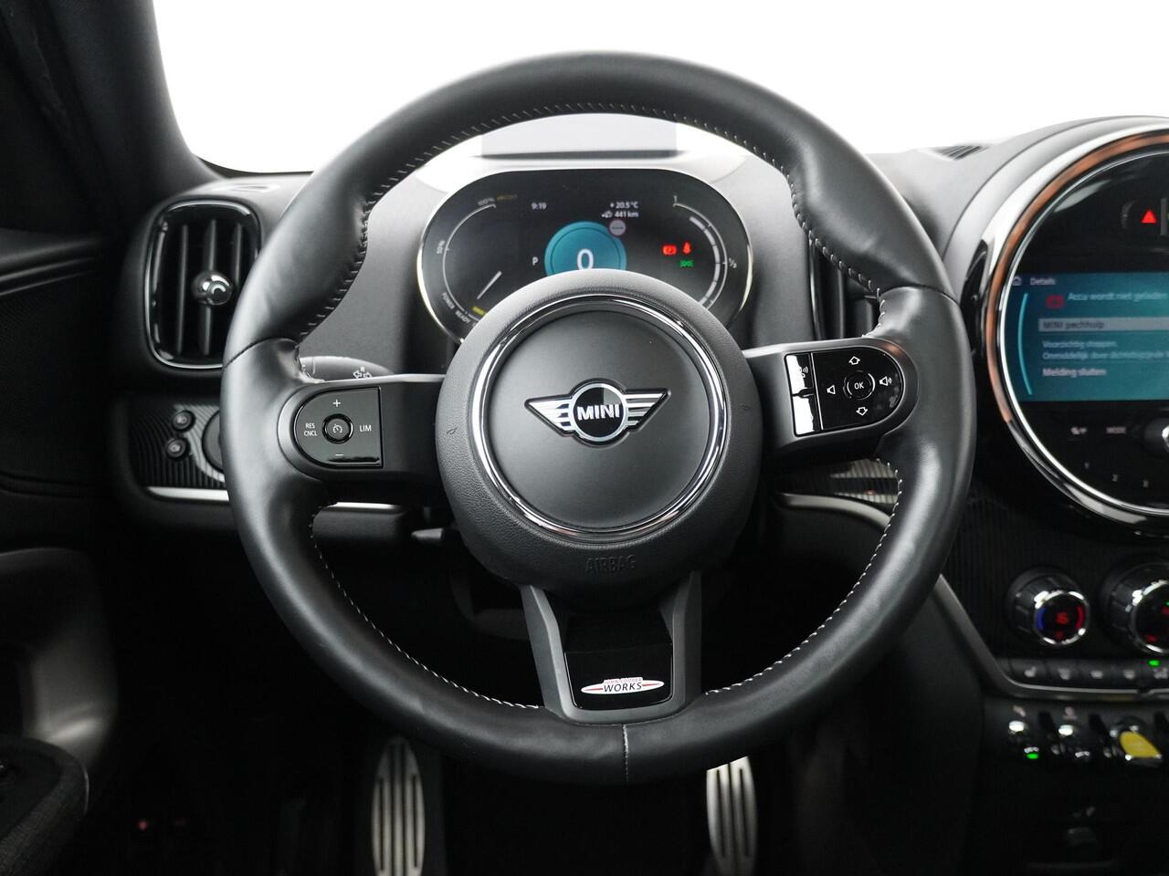 Mini COUNTRYMAN Cooper SE ALL4 John Cooper Works | Achteruitrijcamera | Panoramadak | Stuurwielverwarming | Head-Up Display | John Cooper Works uitvoering |