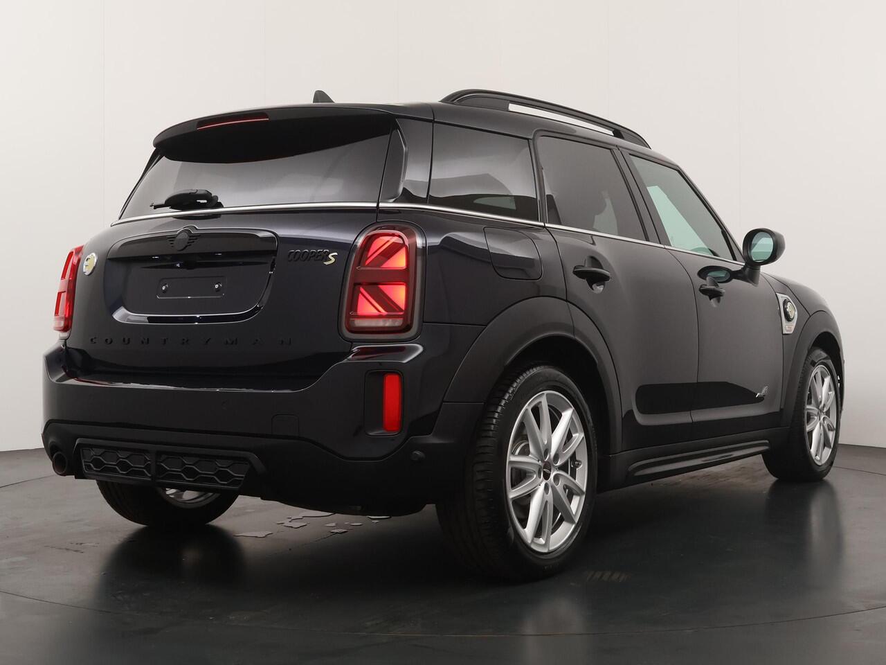 Mini COUNTRYMAN Cooper SE ALL4 John Cooper Works | Achteruitrijcamera | Panoramadak | Stuurwielverwarming | Head-Up Display | John Cooper Works uitvoering |