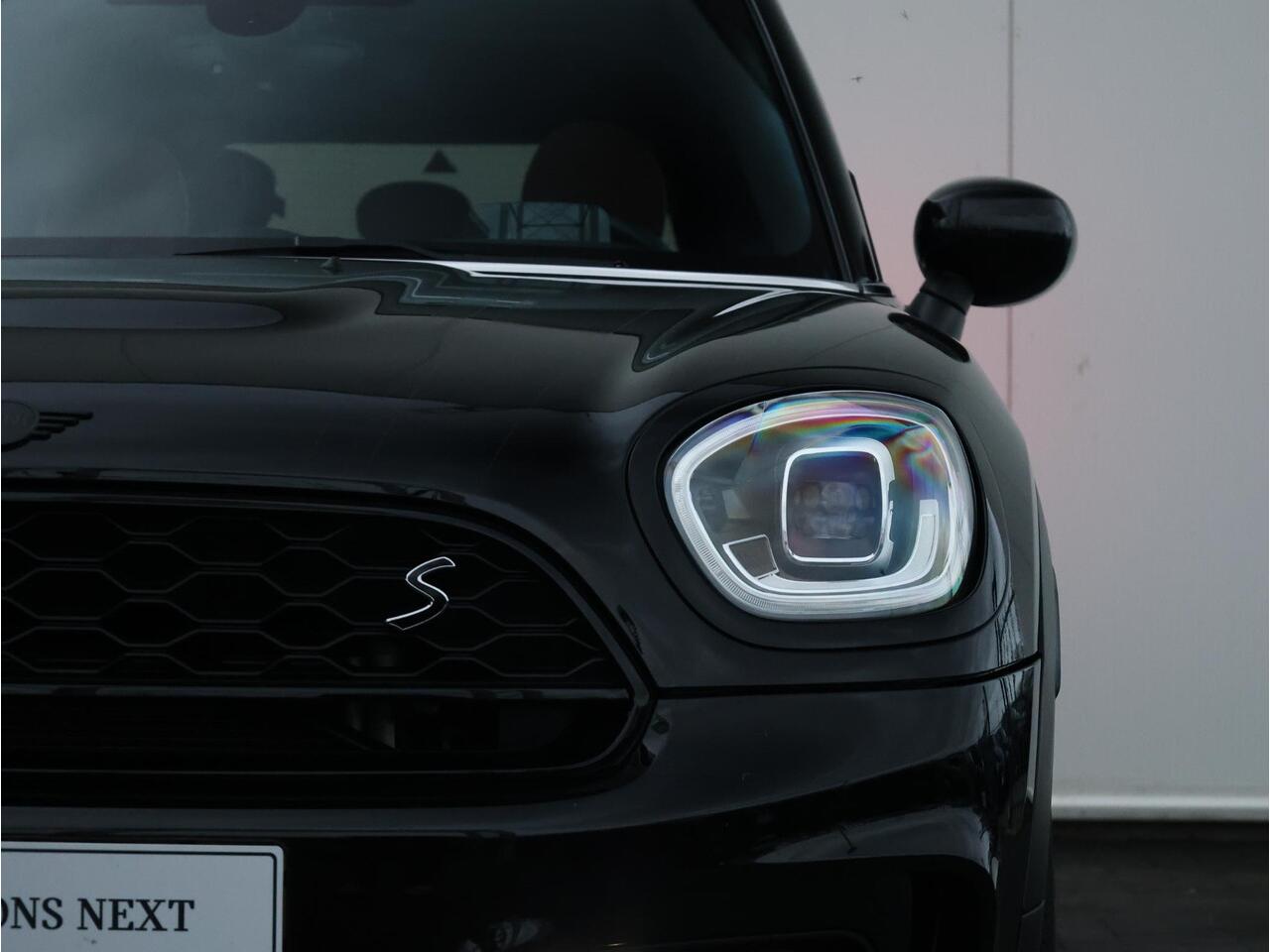 Mini COUNTRYMAN Mini Cooper S E ALL4 John Cooper Works | JCW-pakket | Glazen Panoramadak | Leder Chester Malt Brown | Stuur- en stoelverwarming | 19" JCW | Head-Up Display | Comfort Access | NEXT