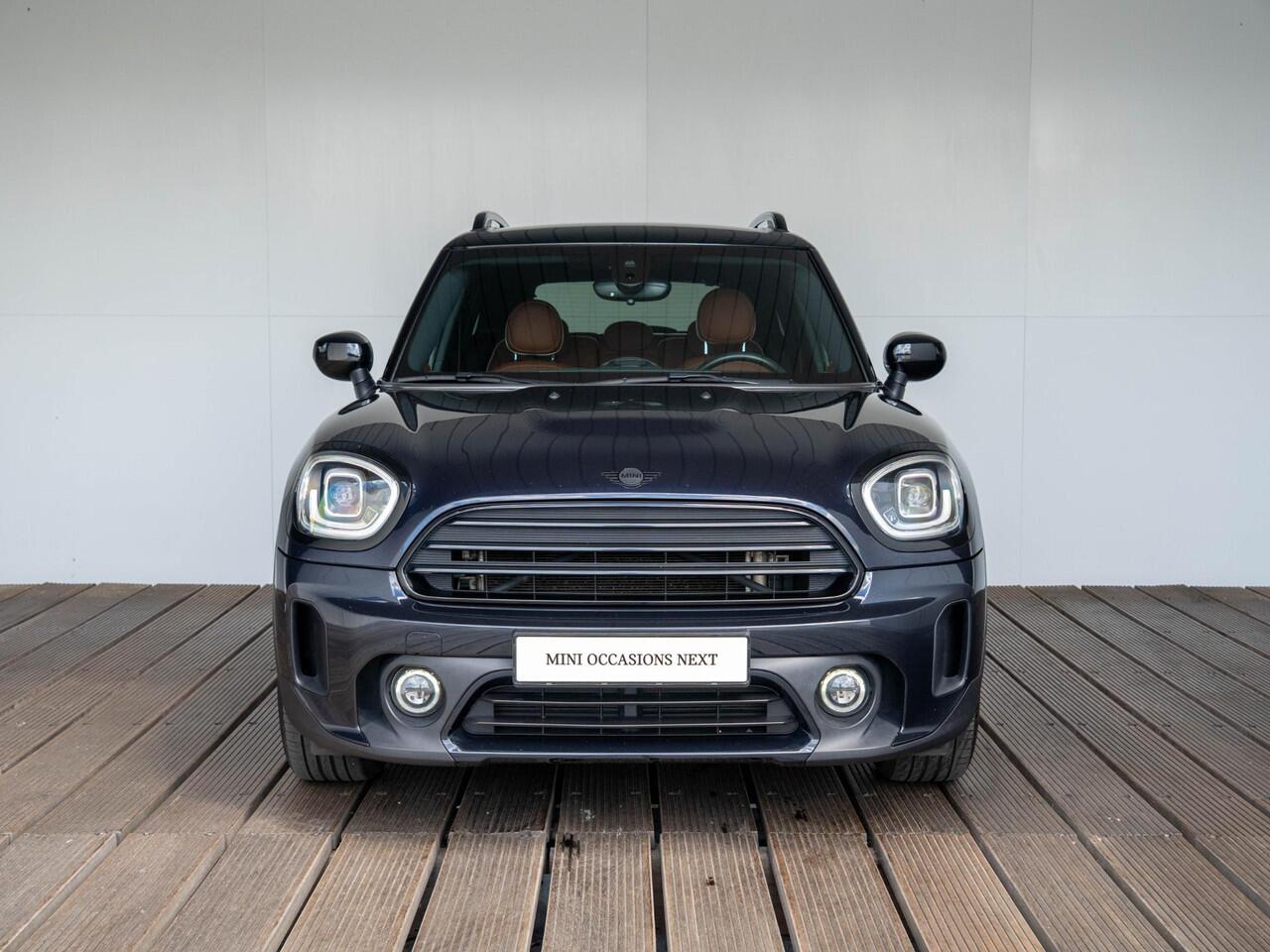 Mini COUNTRYMAN Cooper Aut. Business + Comfort Plus + Stuur en stoelverwarming