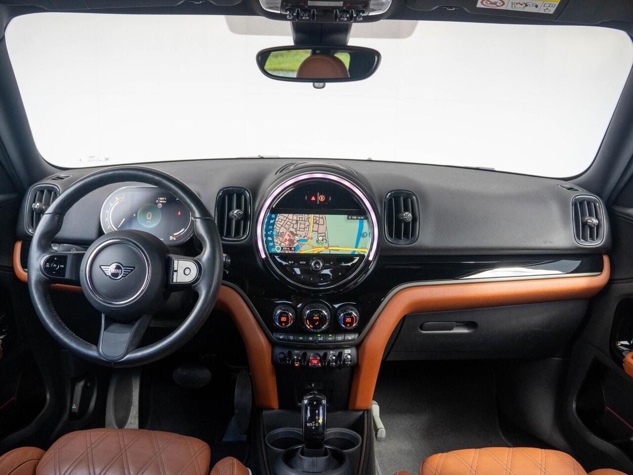 Mini COUNTRYMAN Cooper Aut. Business + Comfort Plus + Stuur en stoelverwarming