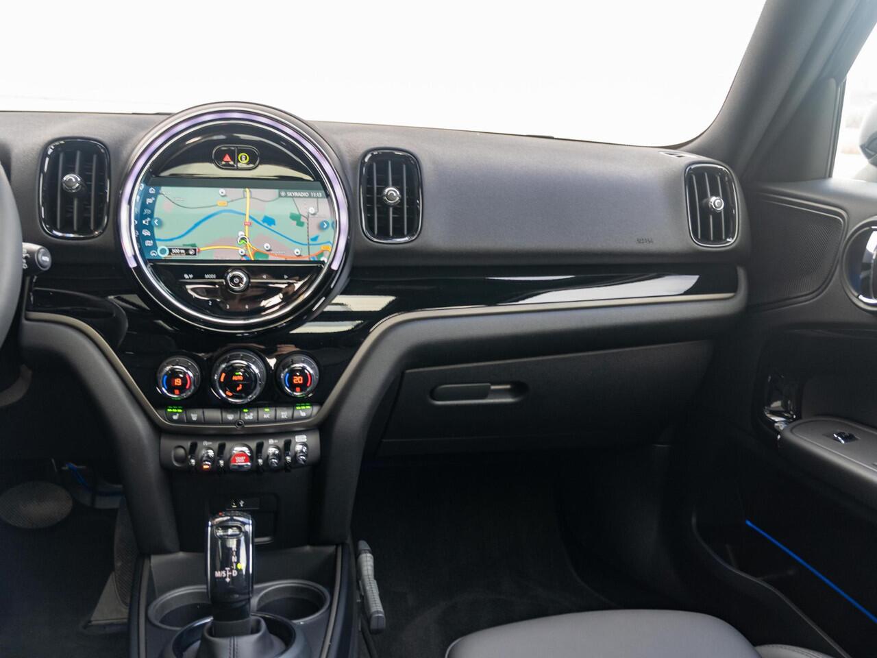 Mini COUNTRYMAN Mini Cooper Aut. Classic + Business ed + Panoramadak