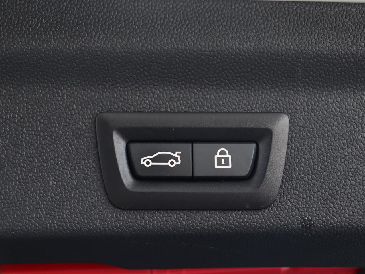 Mini COUNTRYMAN Cooper S E ALL4 | Chili + Pano + Apple Carplay + Verwarmbare Voorstoelen + Comfort Access + Elektr. Achterklep + 18'' Pin Spoke Zwart