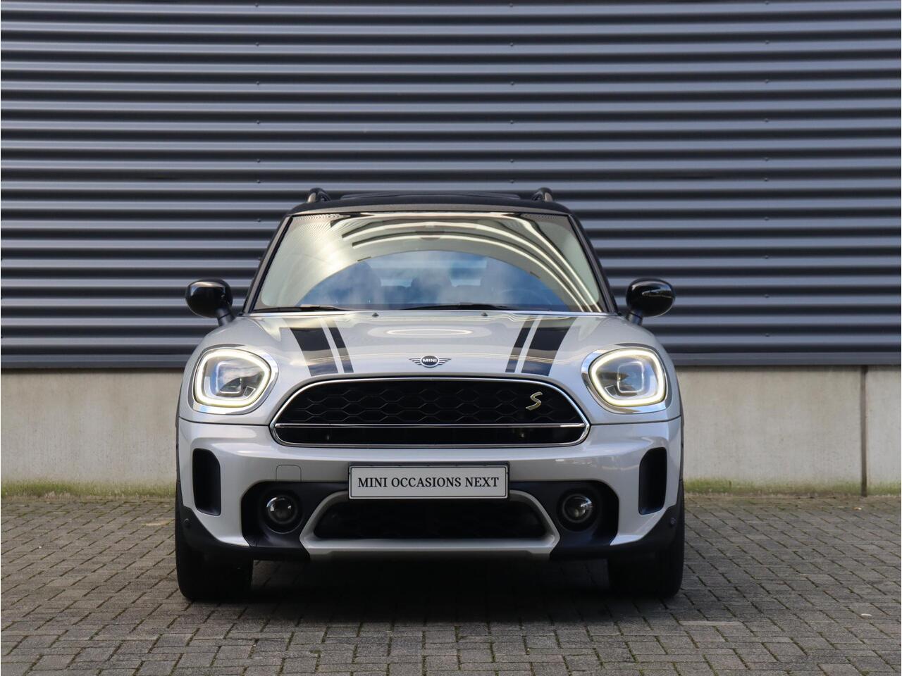 Mini COUNTRYMAN Cooper S E ALL4 | Chili + Pano + Apple Carplay + Verwarmbare Voorstoelen + Comfort Access + Elektr. Achterklep + 18'' Pin Spoke Zwart