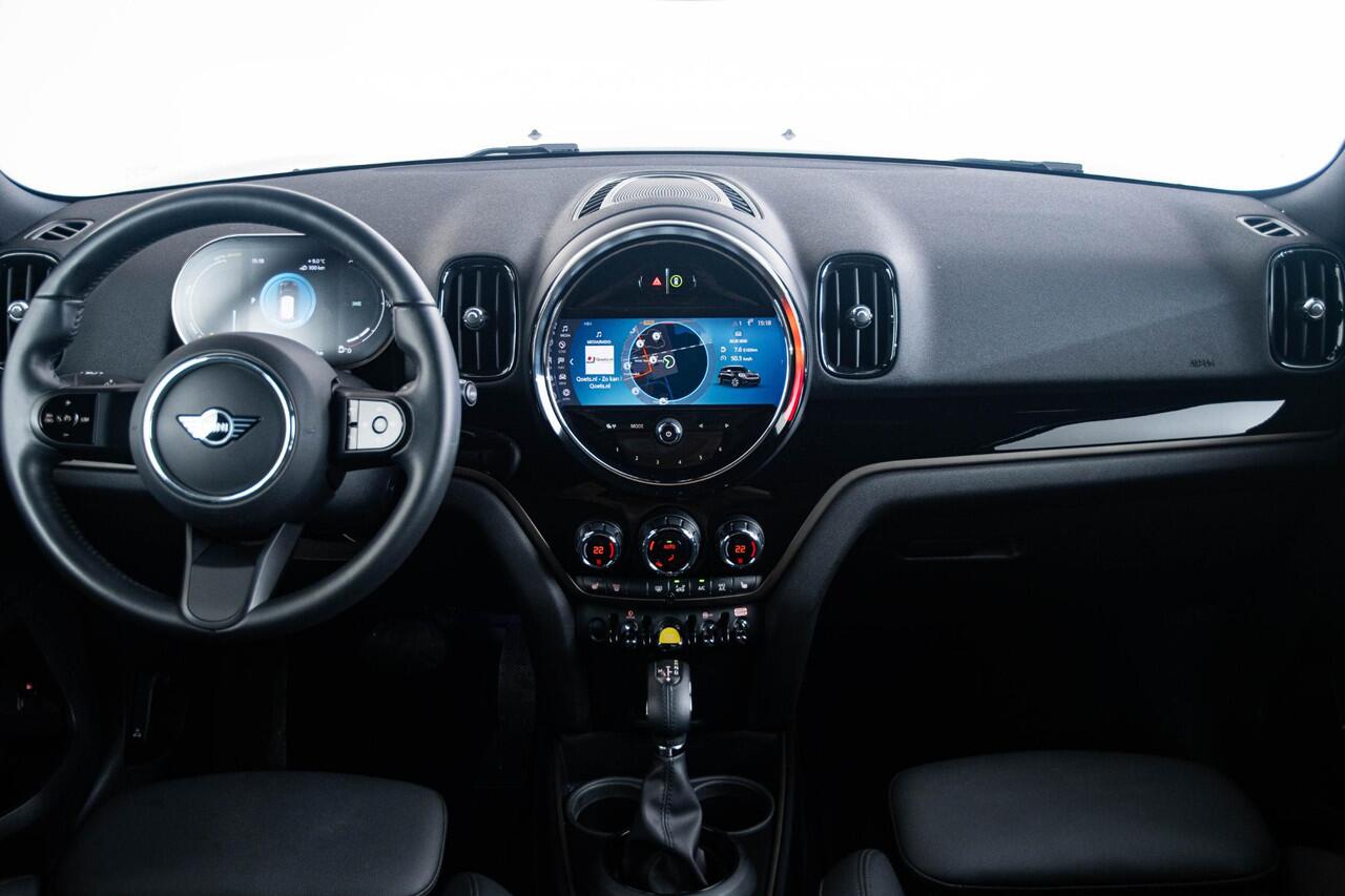 Mini COUNTRYMAN Cooper SE ALL4 Cruise control - Elektrisch verwarmbare voorstoelen - Binnenlichtpakket - Elektrisch inklapbare buitenspiegels - Comfort acces - PDC Voor/Achter - Getinte Ruiten -