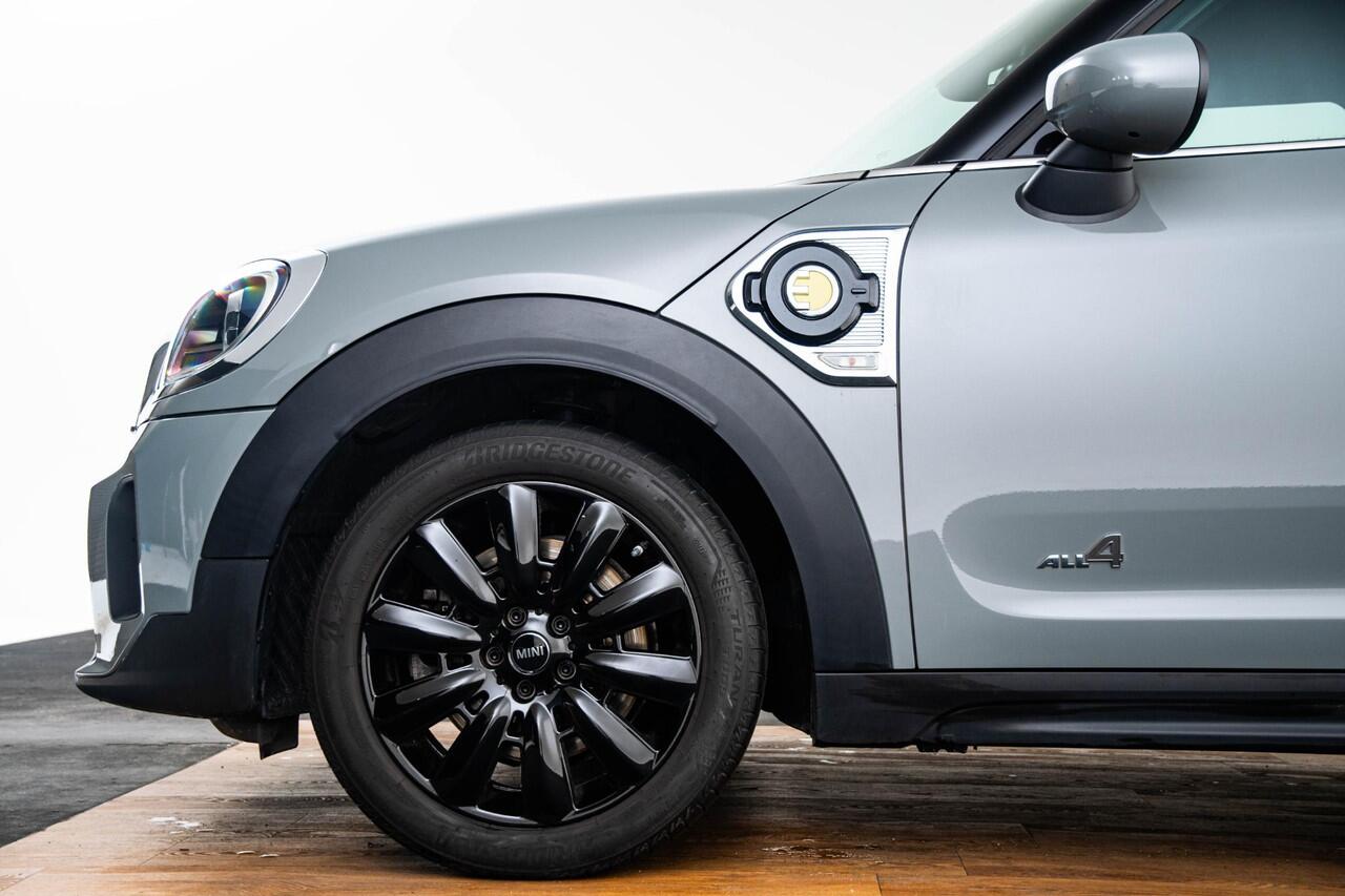 Mini COUNTRYMAN Cooper SE ALL4 Cruise control - Elektrisch verwarmbare voorstoelen - Binnenlichtpakket - Elektrisch inklapbare buitenspiegels - Comfort acces - PDC Voor/Achter - Getinte Ruiten -