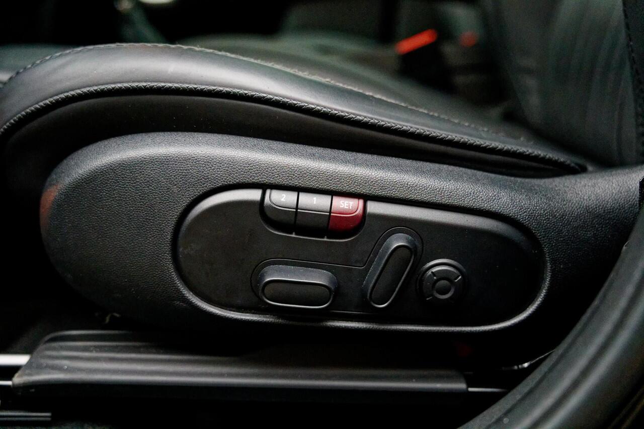 Mini COUNTRYMAN Mini 1.5 Cooper S E ALL4 John Cooper Works Full option, Panoramadak, 19" LM velgen, el. stoelen, Leren bekleding, enz