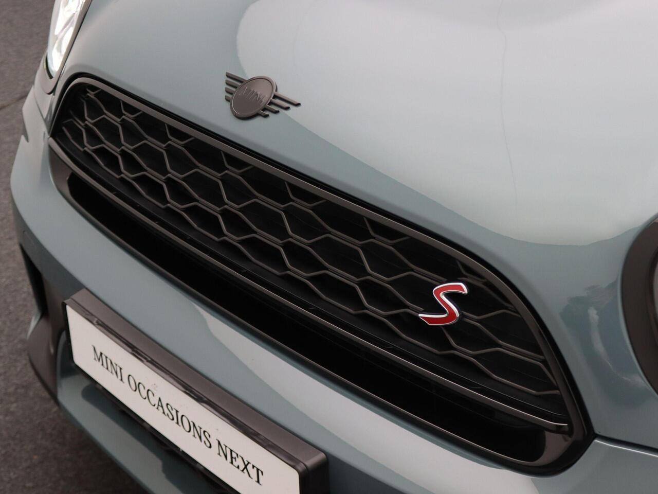 Mini COUNTRYMAN Cooper S Classic + Comfort Plus Pakket + Driving Assistant Pakket + Stuurwielrand Verwarmd + Panoramadak + Sportstoelen + LED + 18''