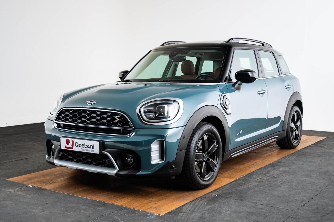 Mini COUNTRYMAN Cooper S E ALL4 Panoramadak - Active Cruise Control - Elektrisch verwarmbare/verstelbare stoelen - Harman Kardon - Driving/Parking Assistent - Comfort acces - Head up - Achteruitrijcamera -