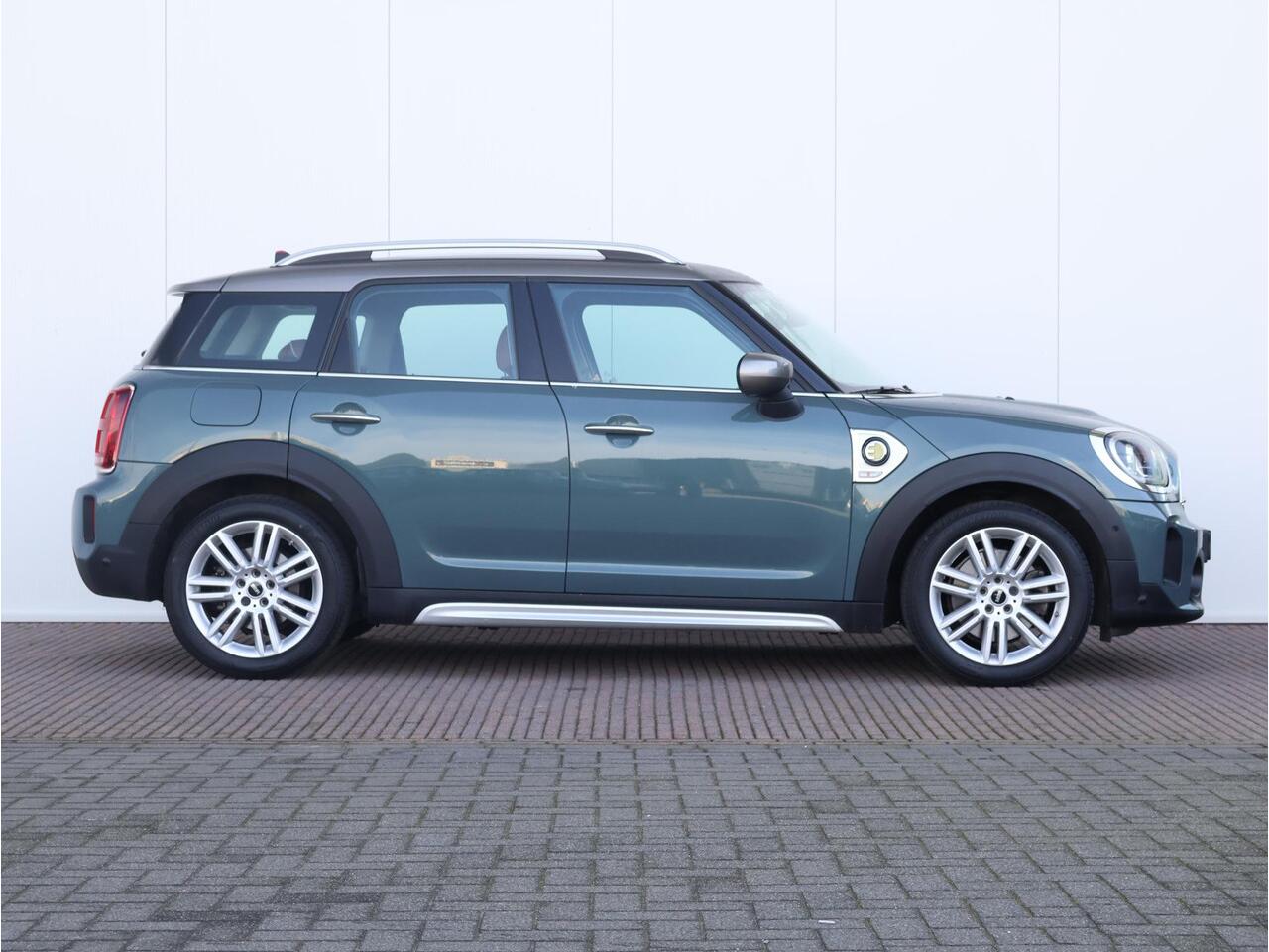 Mini COUNTRYMAN Mini 1.5 Cooper S E ALL4 Active Cruise Control/ Navigatie/ Achteruitrijcamera/ Comfortstoelen/ Elektrische Achterklep