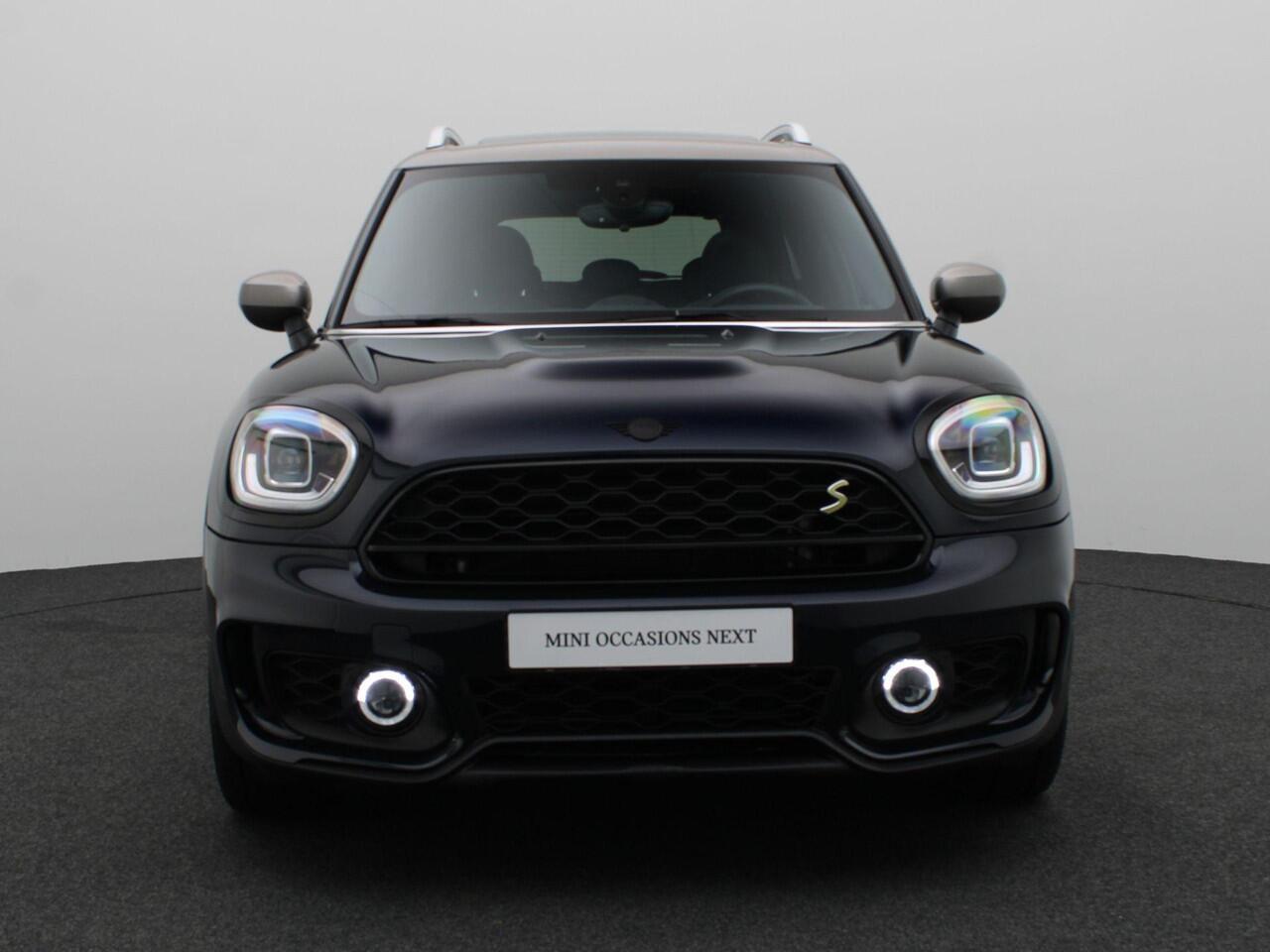 Mini COUNTRYMAN Cooper S E ALL4 John Cooper Works uitvoering + Comfort Plus Pakket + Driving Assistant Pakket + Connected Navigation Plus Pakket + Stuurwielrand Verwarmd + Panoramadak + Head-Up Display + 19''