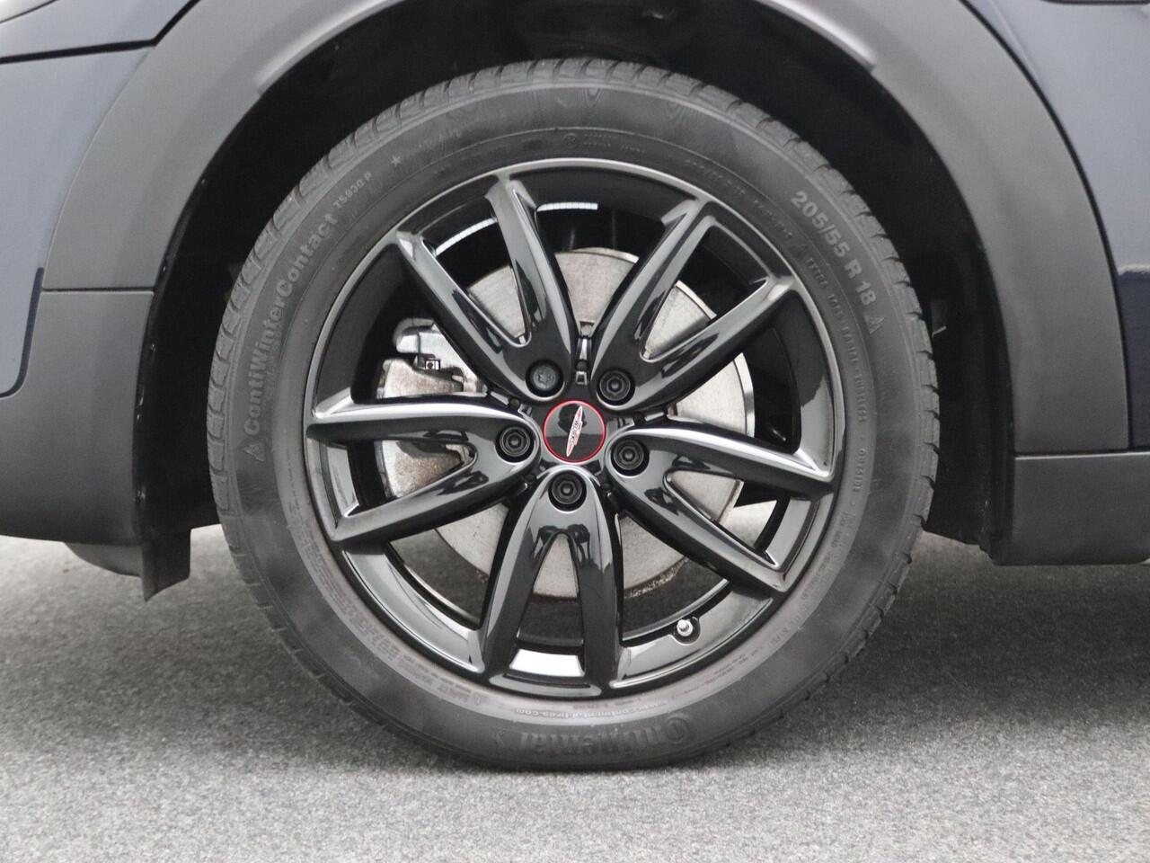 Mini COUNTRYMAN Cooper S E ALL4 John Cooper Works uitvoering + Comfort Plus Pakket + Driving Assistant Pakket + Connected Navigation Plus Pakket + Stuurwielrand Verwarmd + Panoramadak + Head-Up Display + 19''