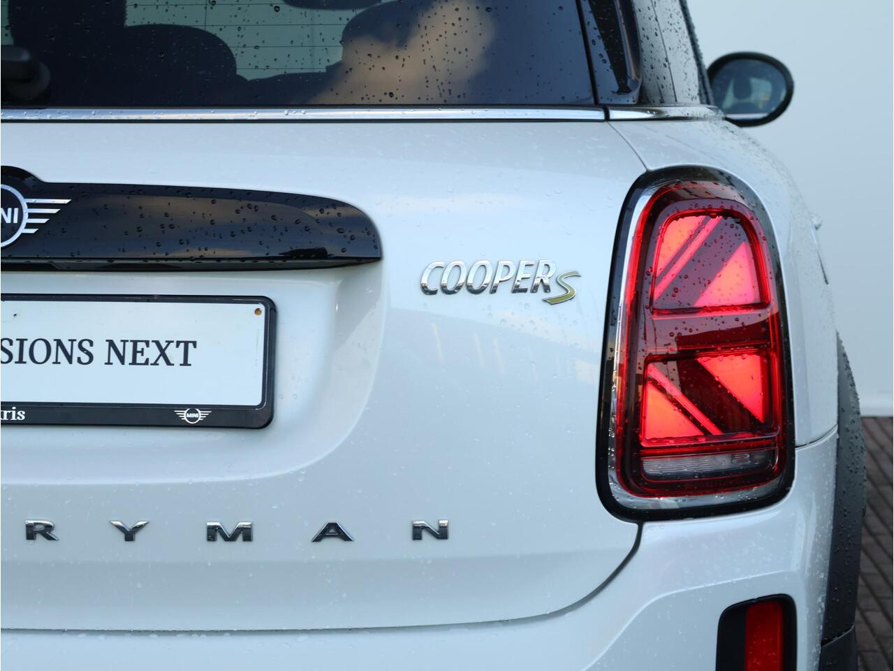 Mini COUNTRYMAN Mini 1.5 Cooper S E ALL4 Chili Comfort Access/ Panoramadak/ Achteruitrijcamera/ Comfortstoelen/ Harman-Kardon