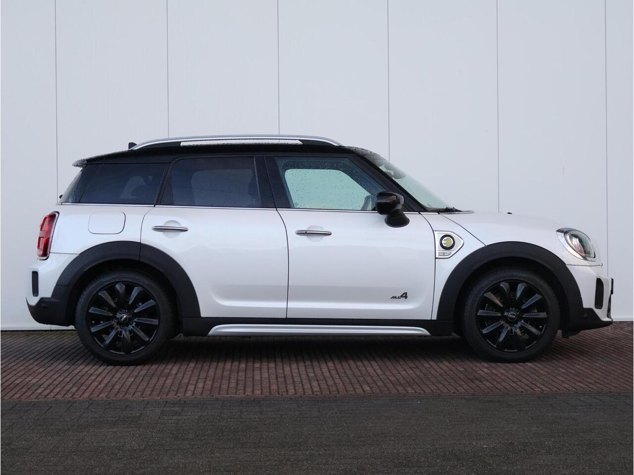 Mini COUNTRYMAN Mini 1.5 Cooper S E ALL4 Chili Comfort Access/ Panoramadak/ Achteruitrijcamera/ Comfortstoelen/ Harman-Kardon