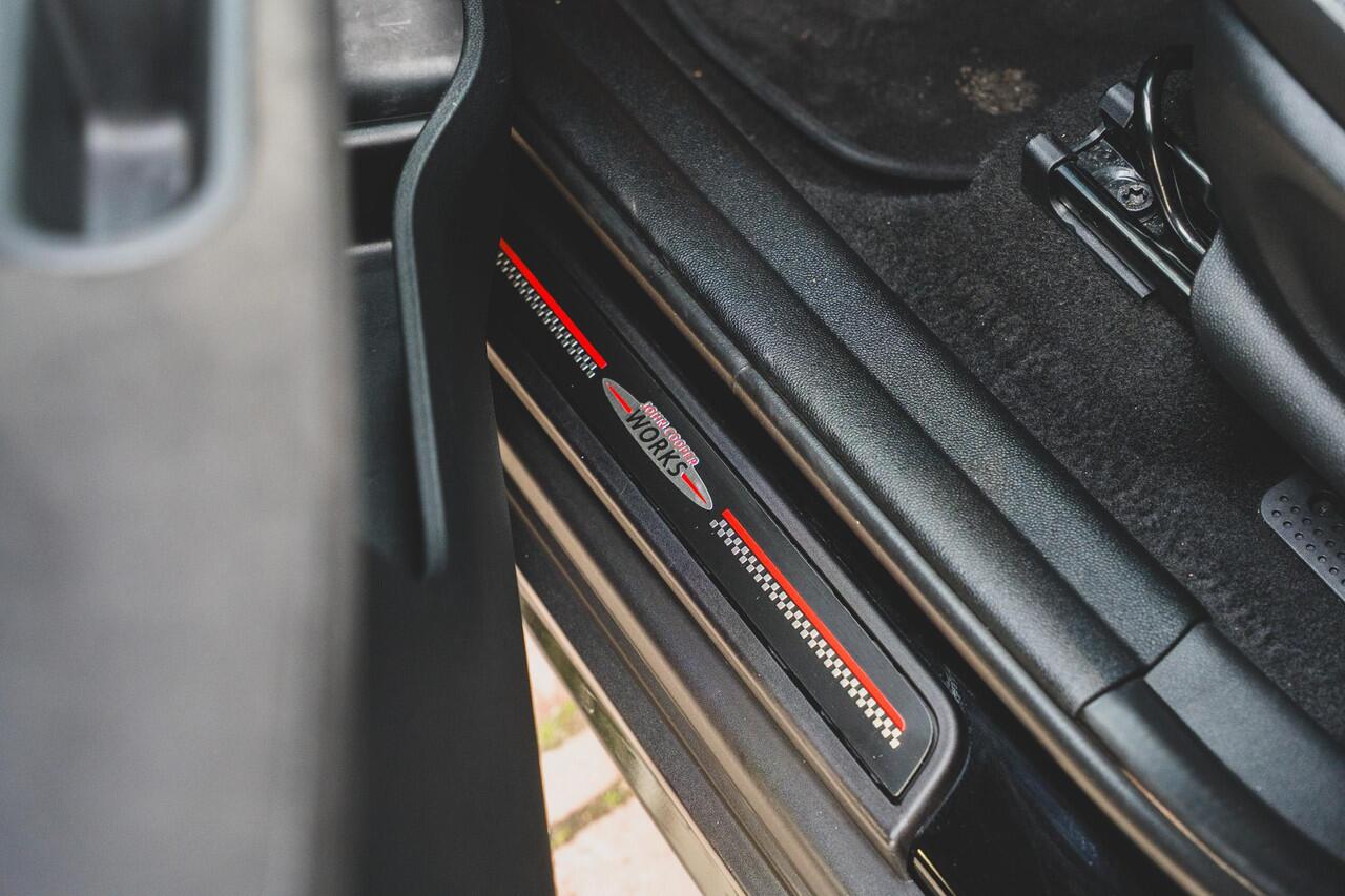 Mini COUNTRYMAN Mini 1.5 Cooper S E ALL4 John Cooper Works KUIPSTOELEN | CAMERA | STUURVERW. | KEYLESS | HUD