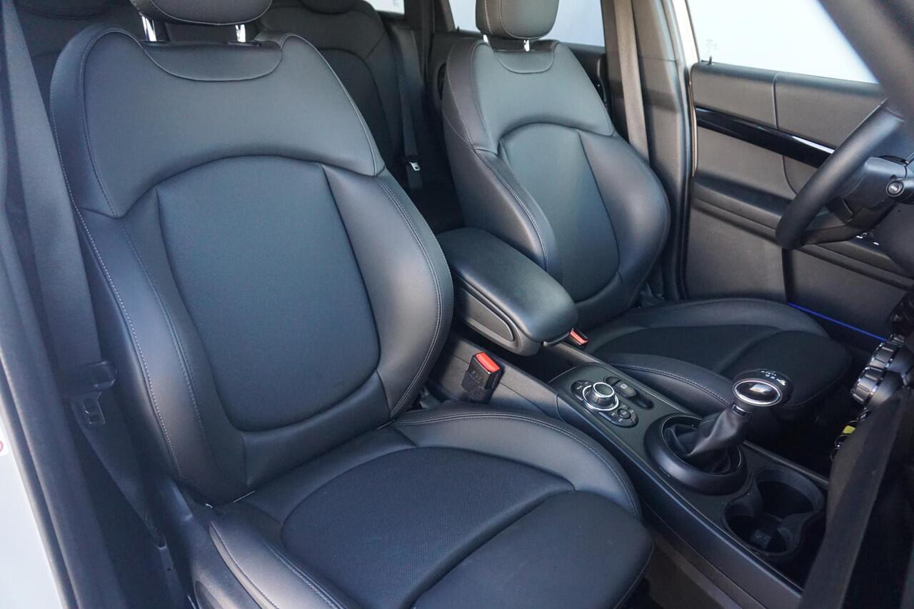 Mini COUNTRYMAN SE ALL4 Classic | Comfort Acces | Memorystoelen | Stoelverwarming | Parkeersensoren Achter | Led-Koplampen | Apple Carplay