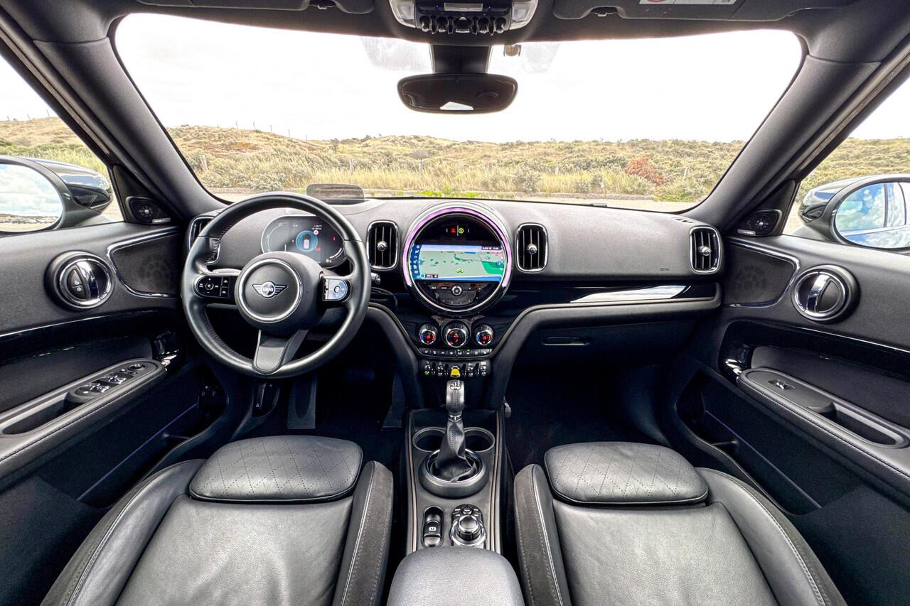 Mini COUNTRYMAN Cooper S E ALL4 Classic | Glazen Panoramadak | Stoelverwarming | Head-up Display | Achteruitrijcamera |