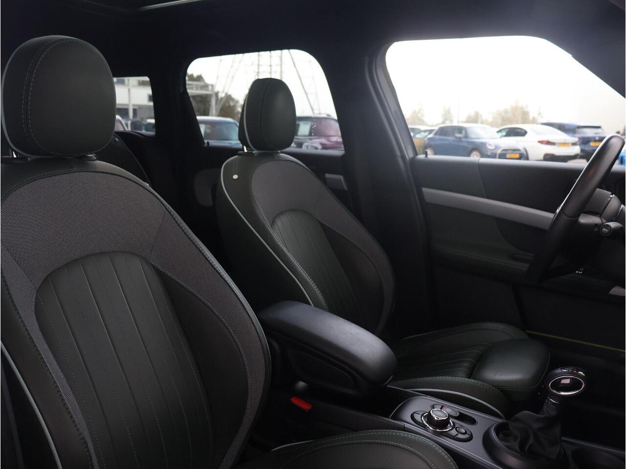 Mini COUNTRYMAN Mini 2.0 Cooper S E ALL4 Untamed Edition Comfort Access/ Achteruitrijcamera/ panoramadak/ Active Cruise Control/ Harman-Kardon/ Stoelverwarming/ Carplay