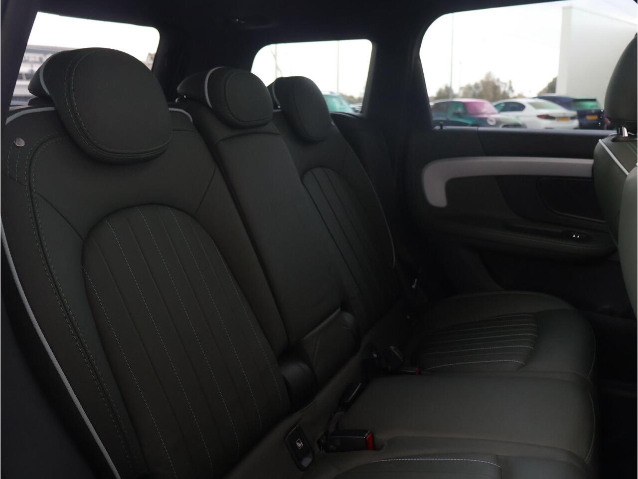 Mini COUNTRYMAN Mini 2.0 Cooper S E ALL4 Untamed Edition Comfort Access/ Achteruitrijcamera/ panoramadak/ Active Cruise Control/ Harman-Kardon/ Stoelverwarming/ Carplay