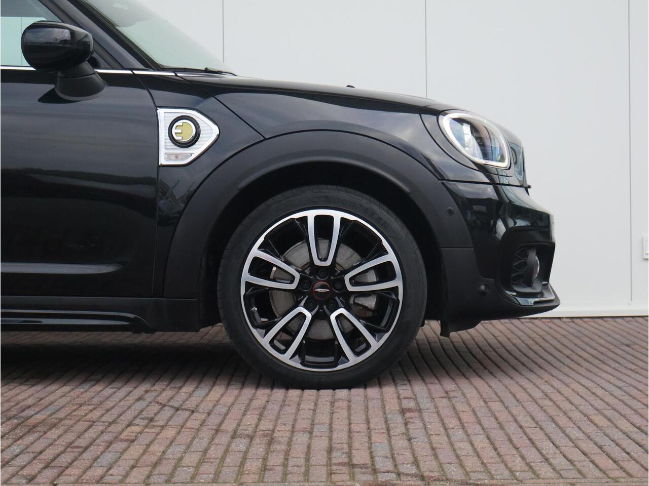 Mini COUNTRYMAN Mini 2.0 Cooper S E ALL4 John Cooper Works Achteruitrijcamera/ Panoramadak/ Comfortstoelen/ Stoelverwarming/ Harman-Kardon/ Head-Up