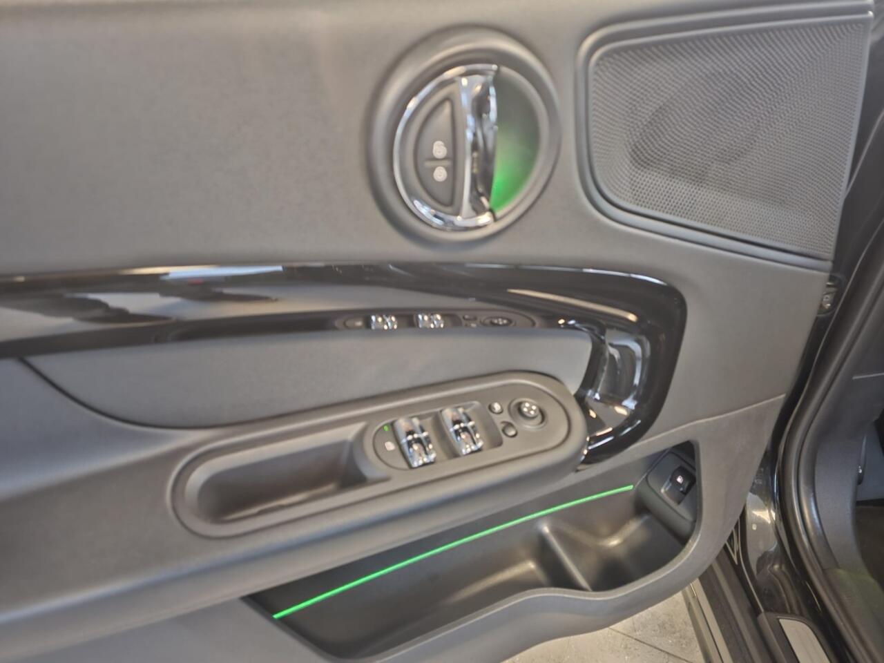 Mini COUNTRYMAN Mini 2.0 PHEV | ALL4 Chil | Stoelverwarming | Automaat | Climate | He