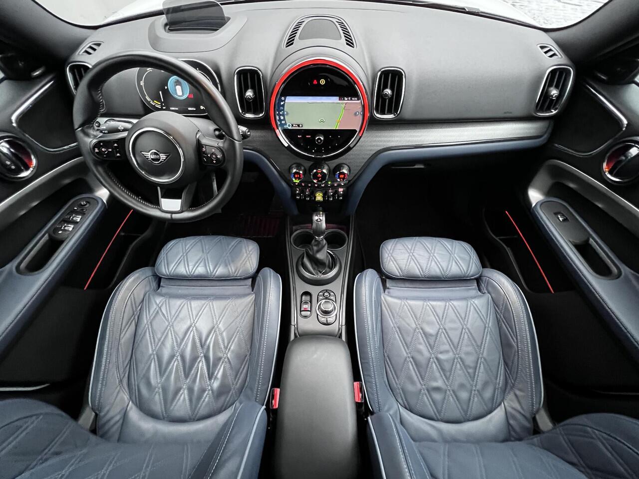 Mini COUNTRYMAN 1.5 Cooper S E ALL4 PHEV MINI Yours Automaat / Dealer onderhouden / Leder / Schuifdak / Elektrische stoelen / Harman Kardon / Adaptieve CC / HUD / Achteruitrijcamera / Parkeer assistent / Apple Carplay Android /