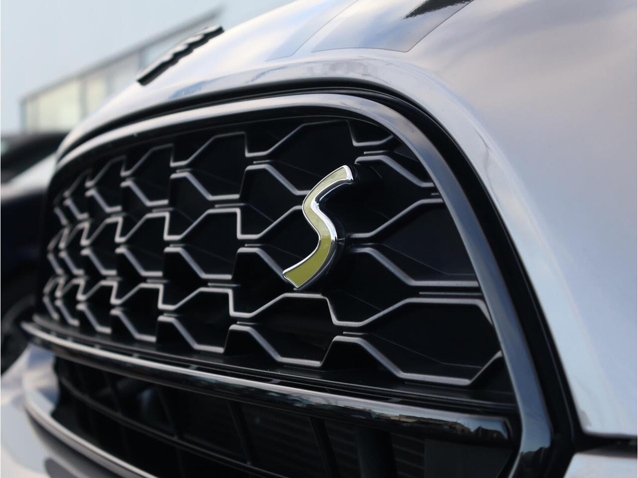 Mini COUNTRYMAN Mini 1.5 Cooper S E ALL4 John Cooper Works | Head Up | Panoramadak | Elektr. Stoelen | Stoelverwarming | Camera