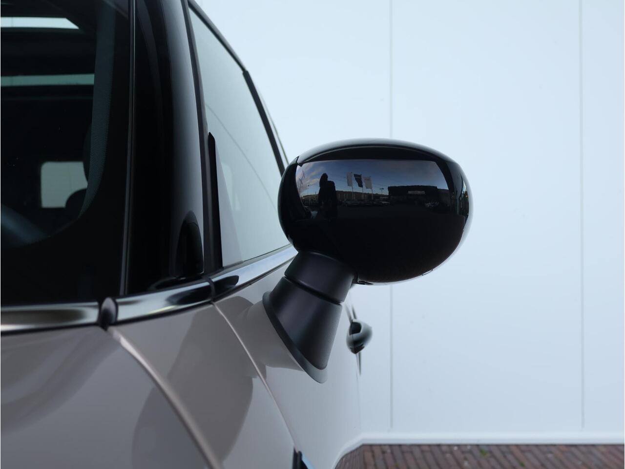 Mini COUNTRYMAN Mini 1.5 Cooper S E ALL4 John Cooper Works | Head Up | Panoramadak | Elektr. Stoelen | Stoelverwarming | Camera