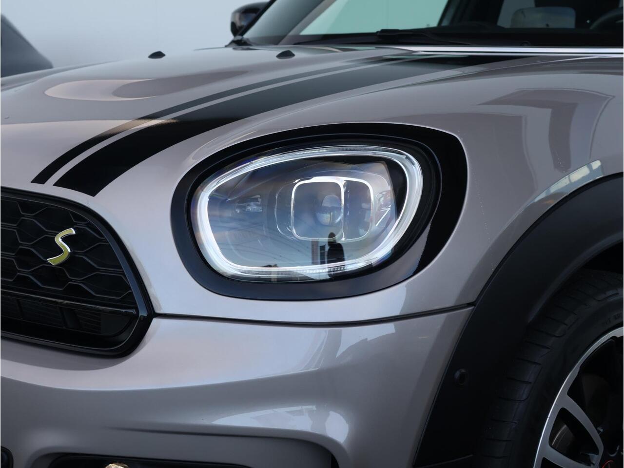 Mini COUNTRYMAN Mini 1.5 Cooper S E ALL4 John Cooper Works | Head Up | Panoramadak | Elektr. Stoelen | Stoelverwarming | Camera