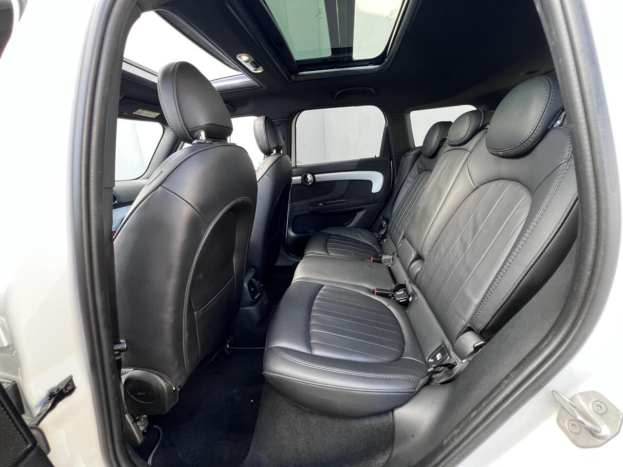 Mini COUNTRYMAN 1.5 Cooper S E ALL4 Untamed Edition PHEV 220 pk / Dealer onderhouden / Leder / Schuifdak / Elektrische stoelen & klep / Harman Kardon / Adaptieve CC / HUD / Achteruitrijcamera / Parkeer assistent / Apple Carplay Android / 18" LM wielen /