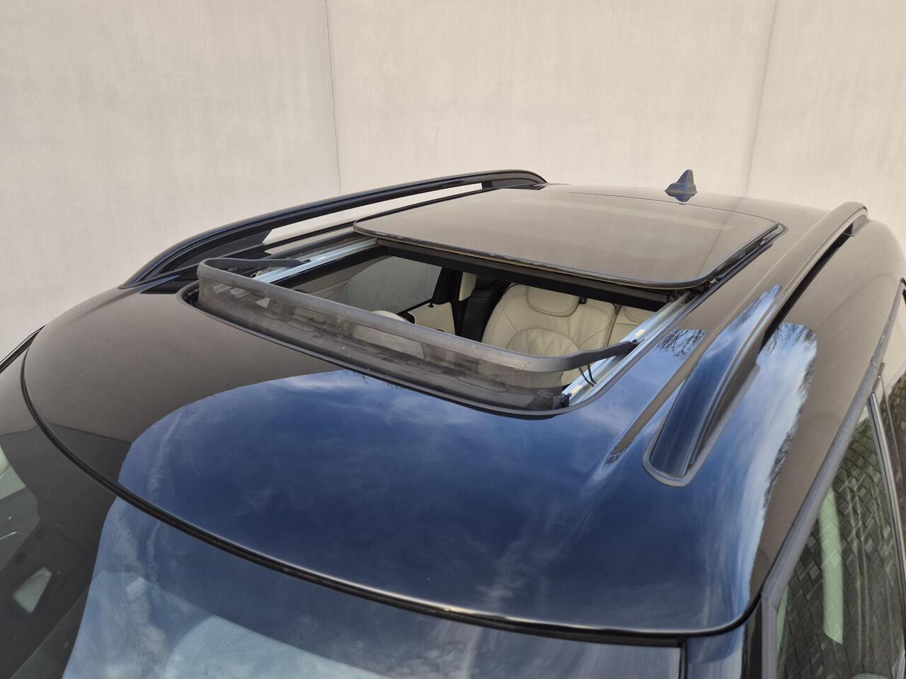 Mini COUNTRYMAN 1.5 Cooper S E ALL4 Yours PHEV / Dealer onderhouden / Leder / Schuifdak / Elektrische stoelen / Harman Kardon / Adaptieve CC / HUD / Achteruitrijcamera / Parkeer assistent / Apple Carplay Android /