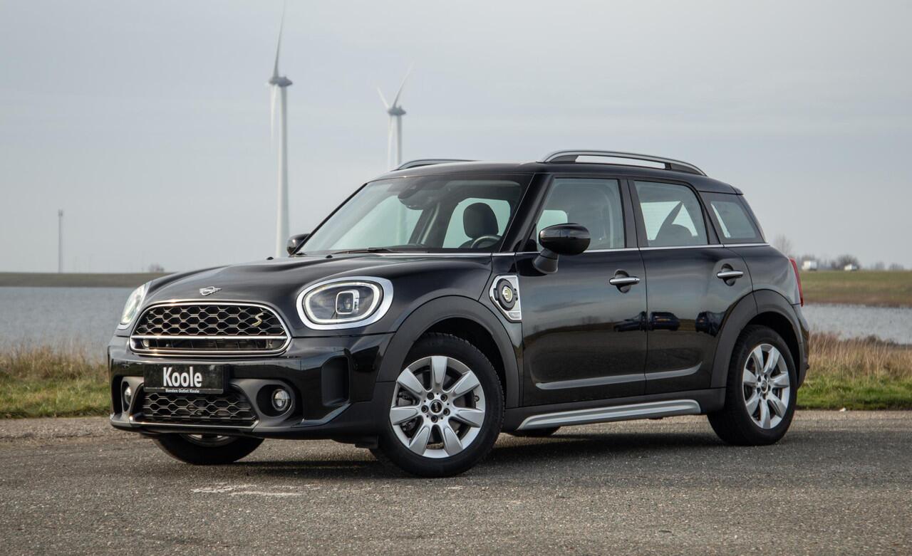 Mini COUNTRYMAN 1.5 Cooper S E ALL4 Essential CAMERA / NAVI / CARPLAY / AIRCO / ZWART / STOELVERWARMING