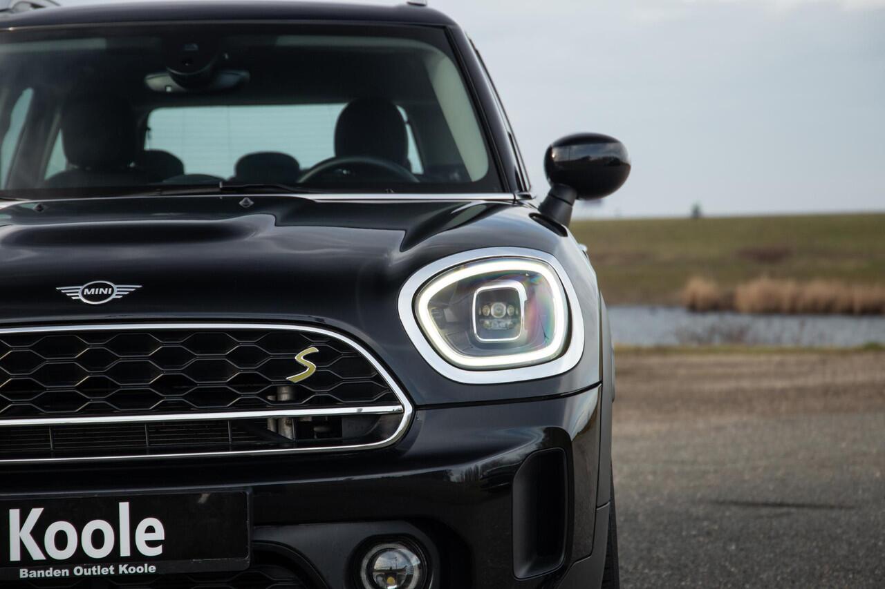Mini COUNTRYMAN 1.5 Cooper S E ALL4 Essential CAMERA / NAVI / CARPLAY / AIRCO / ZWART / STOELVERWARMING