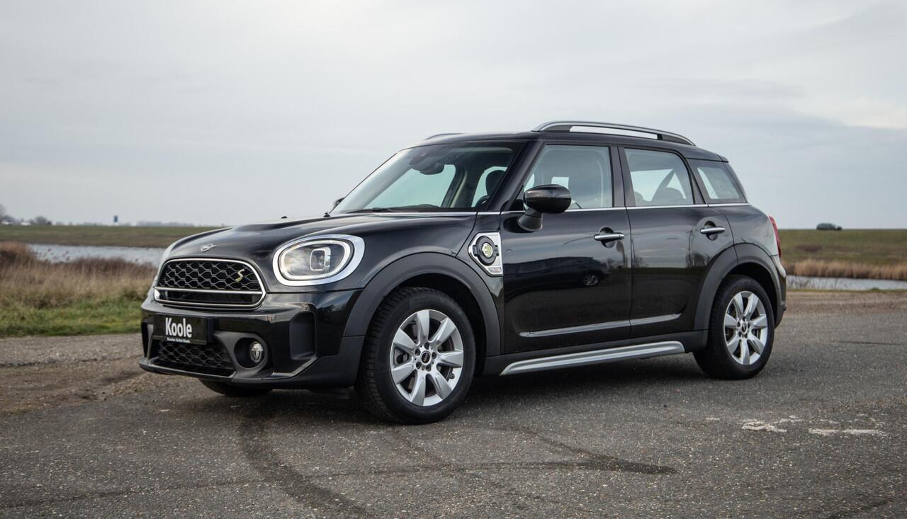 Mini COUNTRYMAN 1.5 Cooper S E ALL4 Essential CAMERA / NAVI / CARPLAY / AIRCO / ZWART / STOELVERWARMING