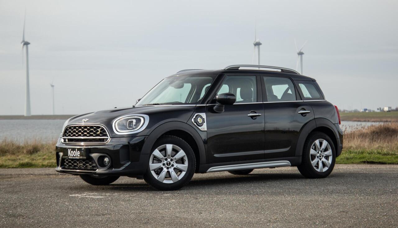 Mini COUNTRYMAN 1.5 Cooper S E ALL4 Essential CAMERA / NAVI / CARPLAY / AIRCO / ZWART / STOELVERWARMING