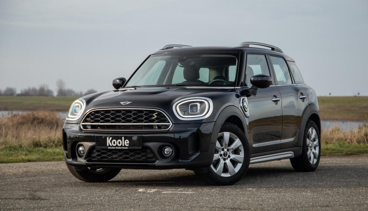 Mini COUNTRYMAN 1.5 Cooper S E ALL4 Essential CAMERA / NAVI / CARPLAY / AIRCO / ZWART / STOELVERWARMING