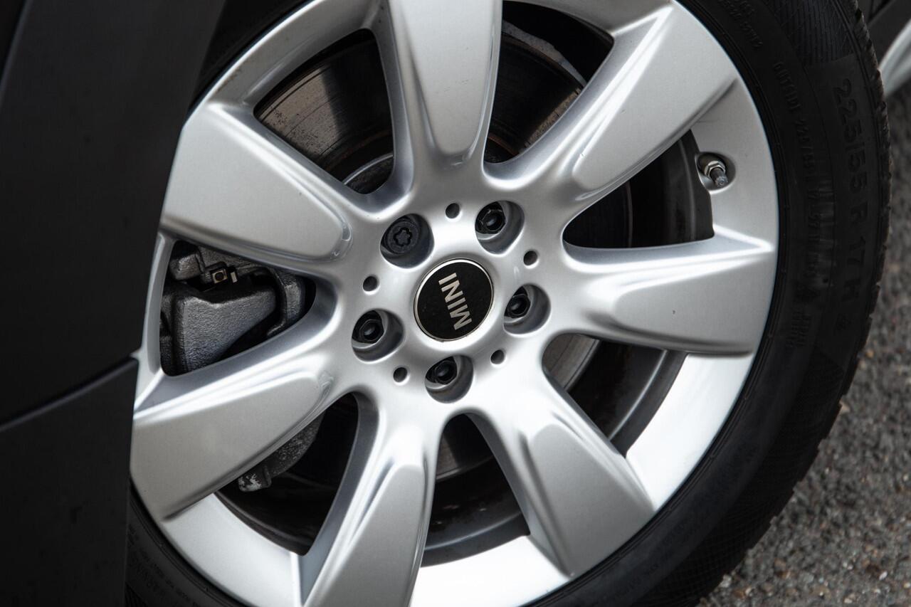 Mini COUNTRYMAN 1.5 Cooper S E ALL4 Essential CAMERA / NAVI / CARPLAY / AIRCO / ZWART / STOELVERWARMING