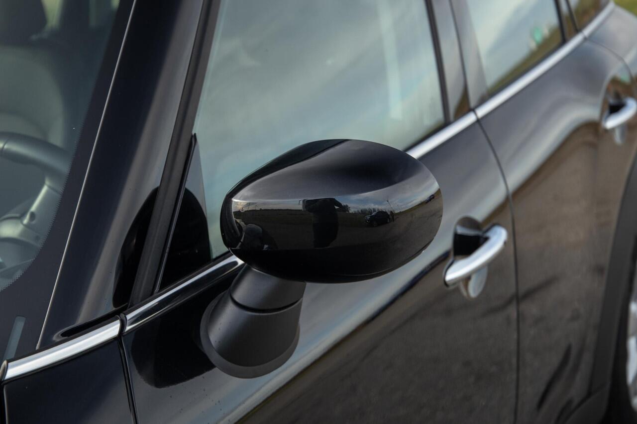 Mini COUNTRYMAN 1.5 Cooper S E ALL4 Essential CAMERA / NAVI / CARPLAY / AIRCO / ZWART / STOELVERWARMING