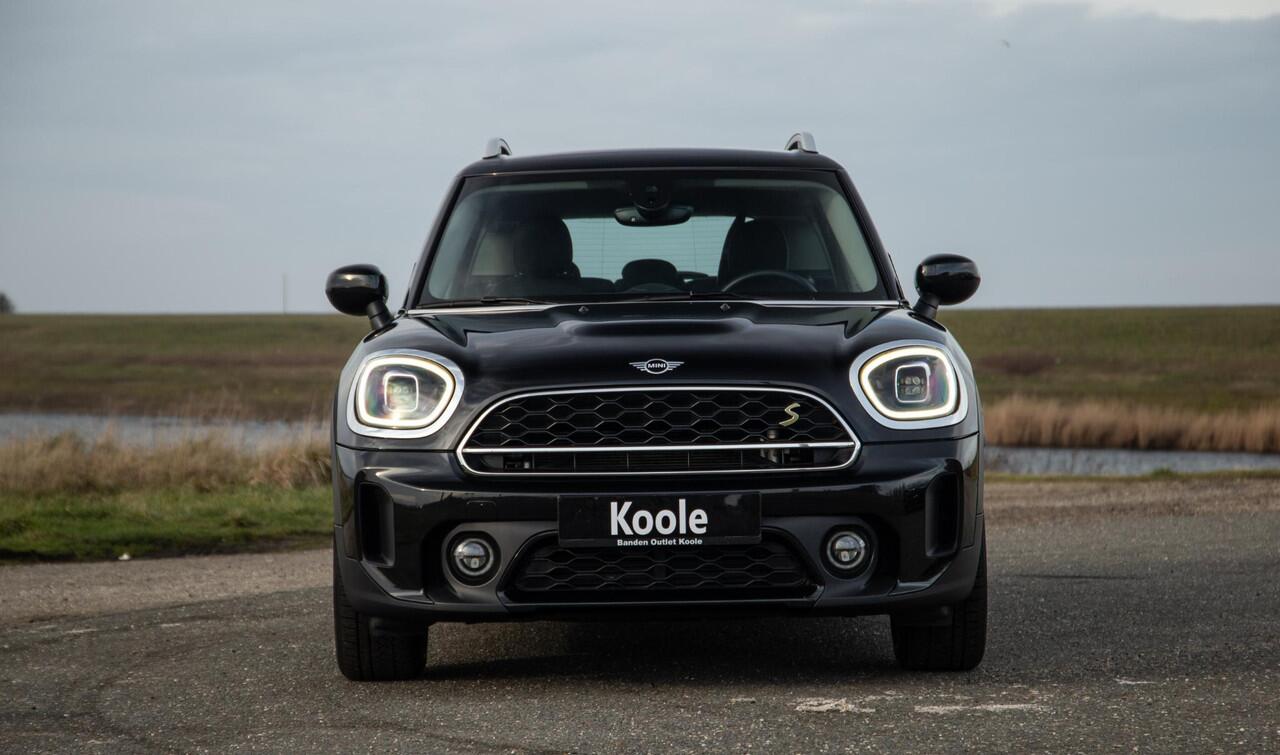 Mini COUNTRYMAN 1.5 Cooper S E ALL4 Essential CAMERA / NAVI / CARPLAY / AIRCO / ZWART / STOELVERWARMING