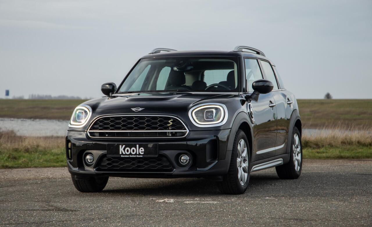Mini COUNTRYMAN 1.5 Cooper S E ALL4 Essential CAMERA / NAVI / CARPLAY / AIRCO / ZWART / STOELVERWARMING