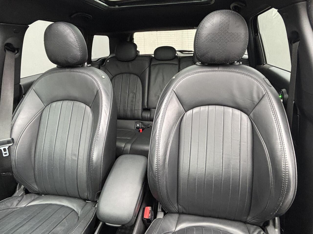 Mini COUNTRYMAN 1.5 Cooper S E ALL4 Yours PHEV / Schuif & Kanteldak / EAER 41 km / Leder / Harman Kardon / 1.500 kg Trekgewicht / Head Up Display / Navigatie / Elektrische stoelen / Adaptieve CC / Apple Carplay & Android / Camera / PDC / Stoel Verwarming /