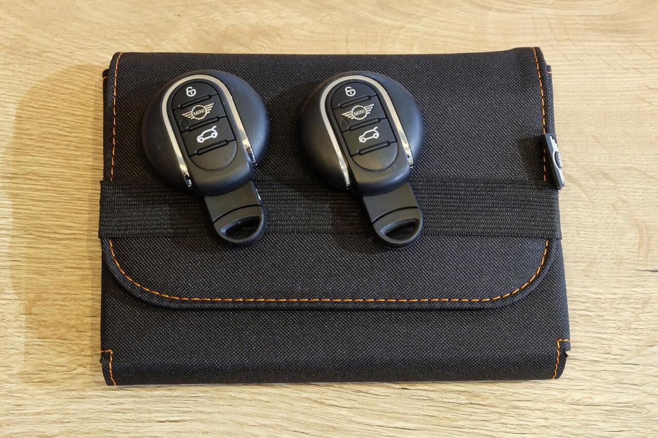 Mini COUNTRYMAN Mini 1.5 Cooper Classic Business Edition / Pano / Camera / Leder