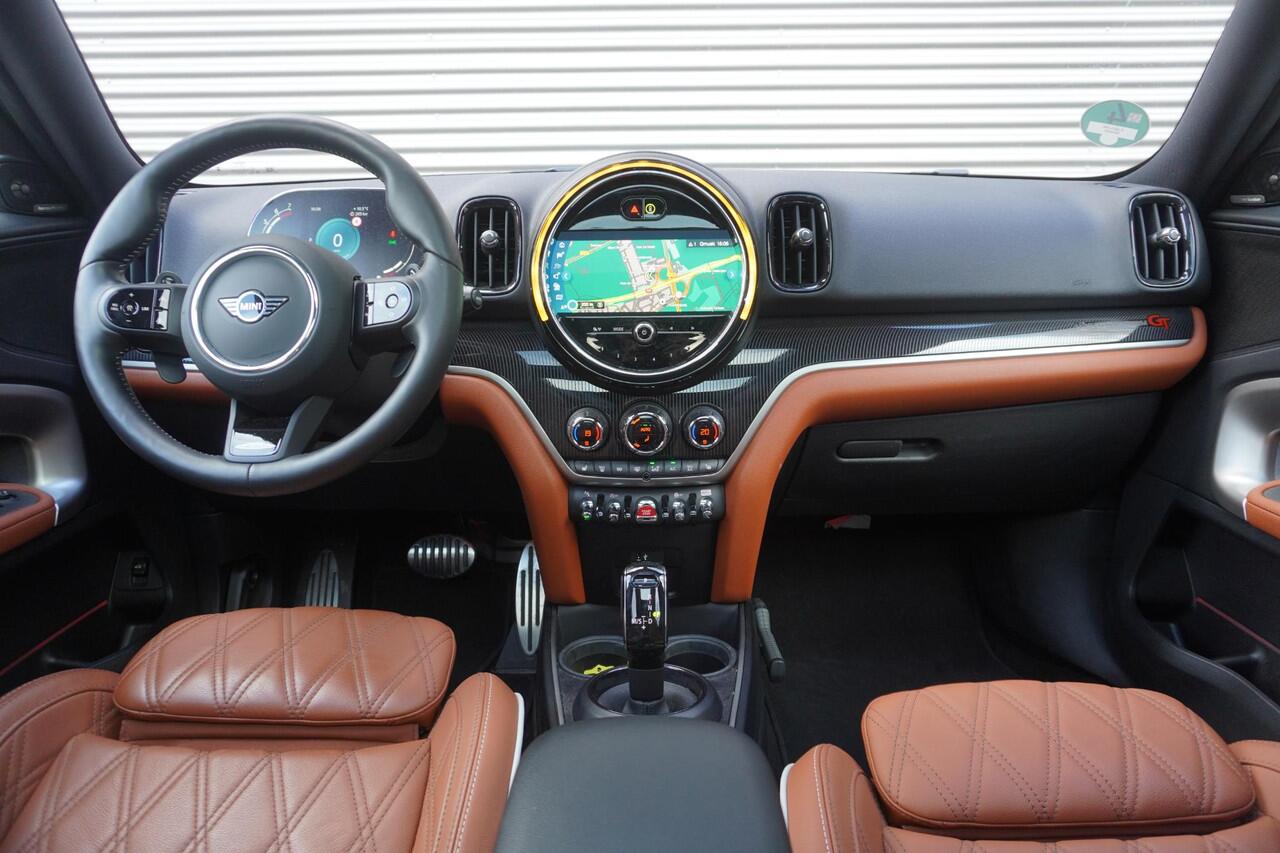 Mini COUNTRYMAN S Rockingham GT | 19" LM JCW Circuit Spoke two-tone | Trekhaak | Glazen panoramadak | Harman-Kardon sound system | Lentevoordeel