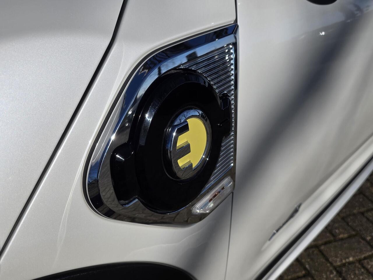 Mini COUNTRYMAN Mini 1.5 Cooper S E ALL4 | SOH 96% | Climate Control | Navigatie | Voorruitverwarming | Leer | Stoelverwarming | Adapt. Cruise Control | Licht metalen velgen