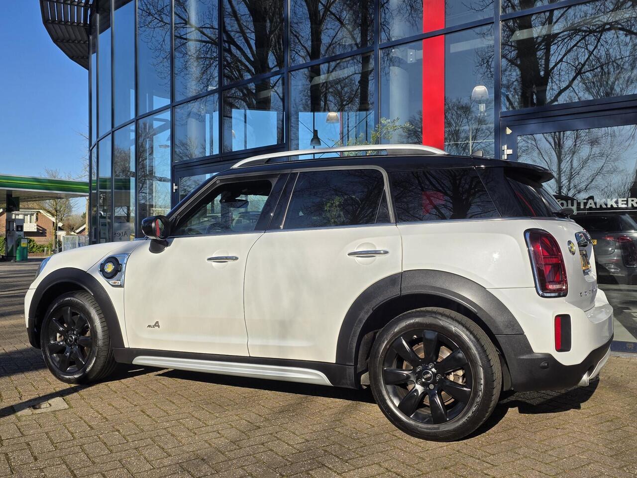 Mini COUNTRYMAN Mini 1.5 Cooper S E ALL4 | SOH 96% | Climate Control | Navigatie | Voorruitverwarming | Leer | Stoelverwarming | Adapt. Cruise Control | Licht metalen velgen
