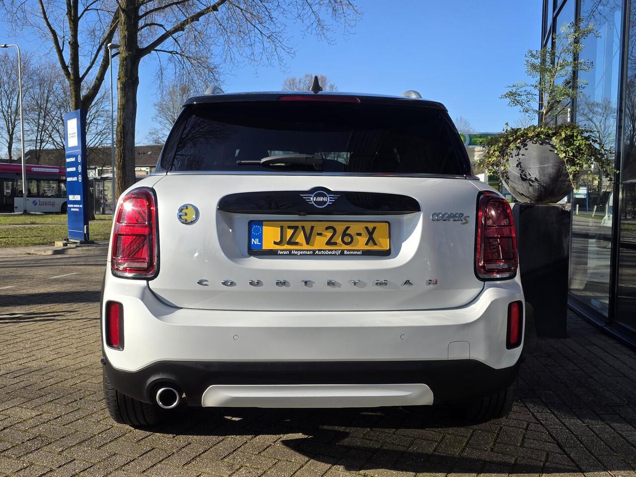 Mini COUNTRYMAN Mini 1.5 Cooper S E ALL4 | SOH 96% | Climate Control | Navigatie | Voorruitverwarming | Leer | Stoelverwarming | Adapt. Cruise Control | Licht metalen velgen