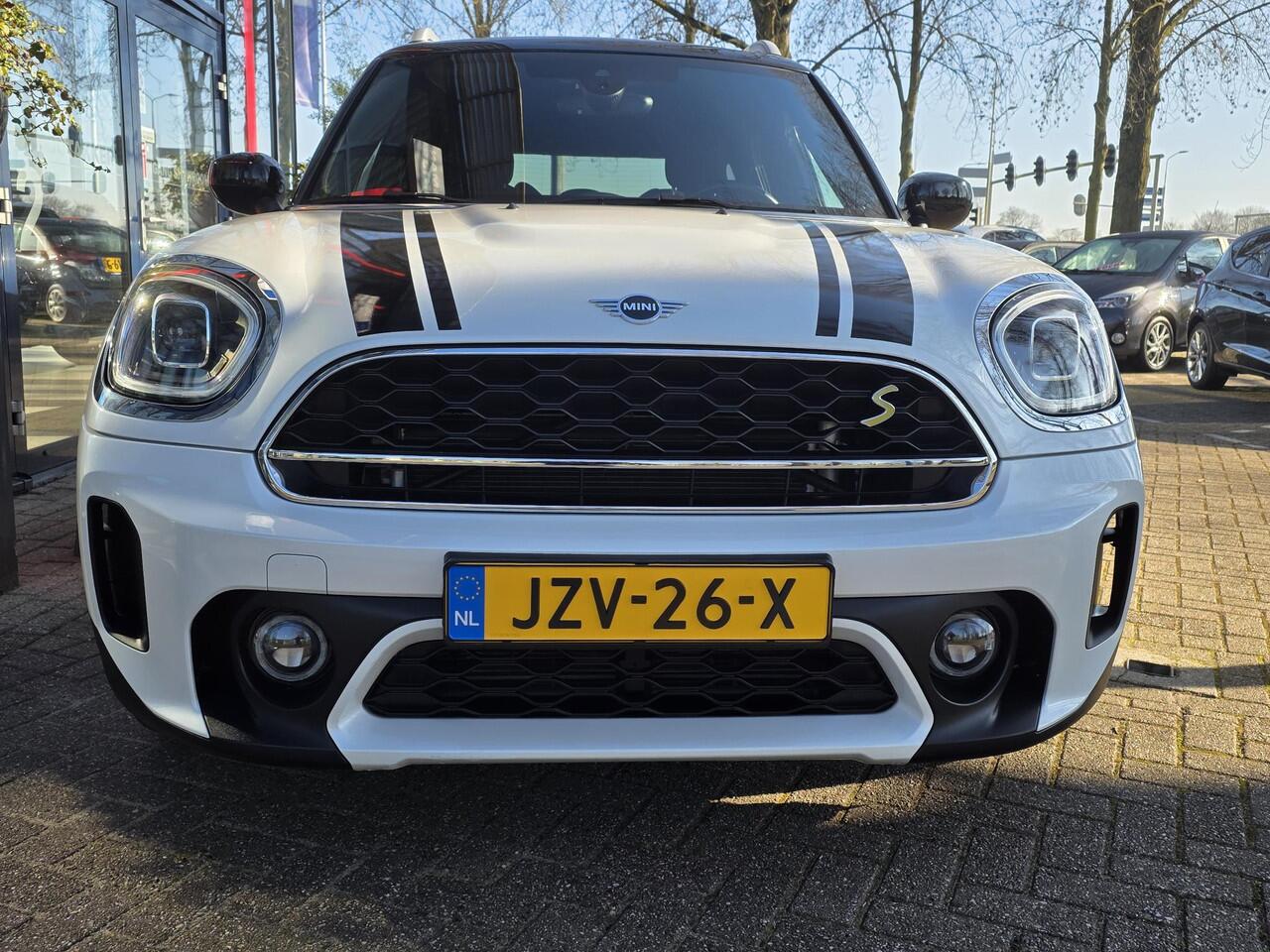 Mini COUNTRYMAN Mini 1.5 Cooper S E ALL4 | SOH 96% | Climate Control | Navigatie | Voorruitverwarming | Leer | Stoelverwarming | Adapt. Cruise Control | Licht metalen velgen